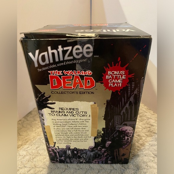 2014 🧟‍♂️COLLECTOR'S EDITION TWD YAHTZEE🧟‍♀️ - Picture 3 of 9
